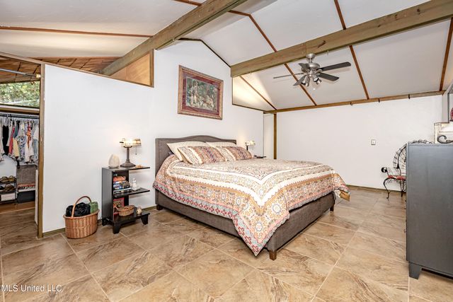 1209 Nelson Drive, Ocean Springs, MS 39564