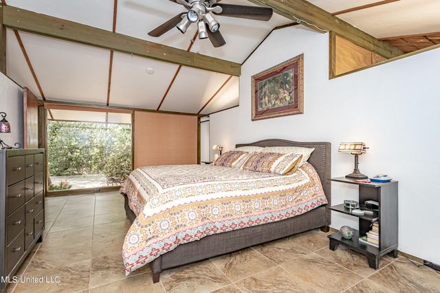 1209 Nelson Drive, Ocean Springs, MS 39564