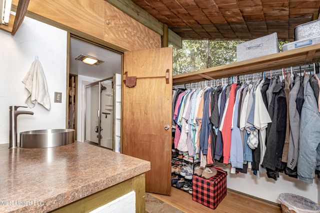 1209 Nelson Drive, Ocean Springs, MS 39564