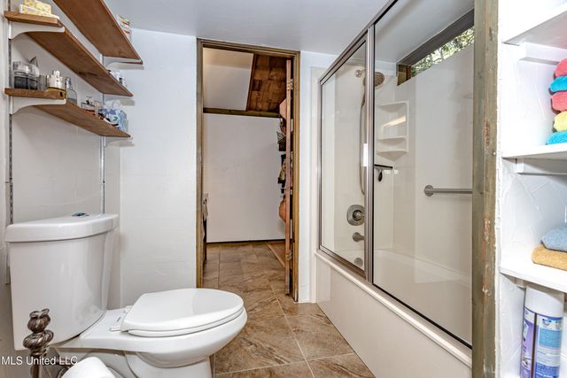 1209 Nelson Drive, Ocean Springs, MS 39564