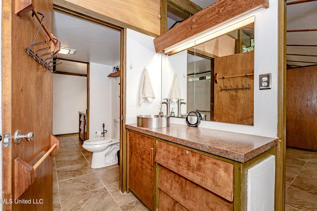 1209 Nelson Drive, Ocean Springs, MS 39564