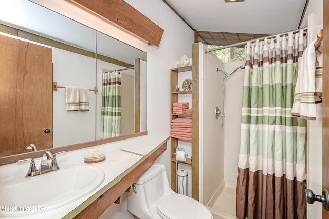 1209 Nelson Drive, Ocean Springs, MS 39564