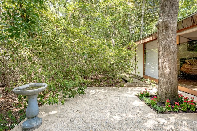 1209 Nelson Drive, Ocean Springs, MS 39564