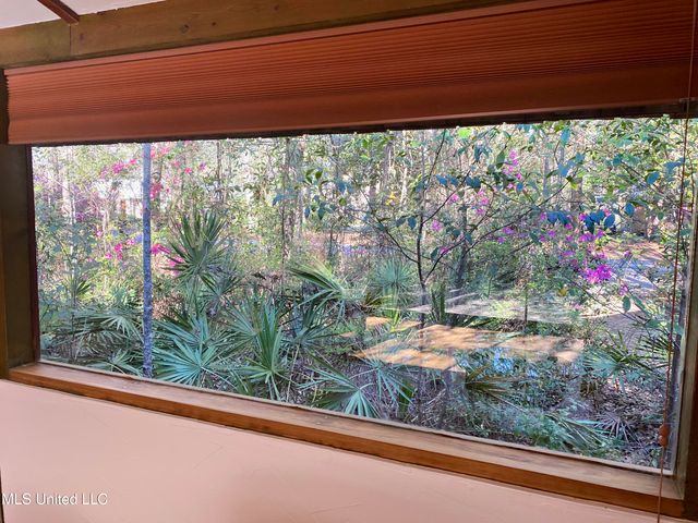 1209 Nelson Drive, Ocean Springs, MS 39564