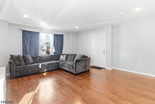266 2Nd Ave, Newark City, NJ 07107