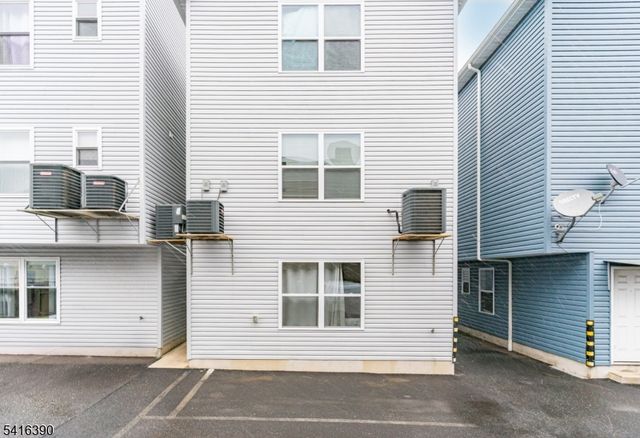 266 2Nd Ave, Newark City, NJ 07107