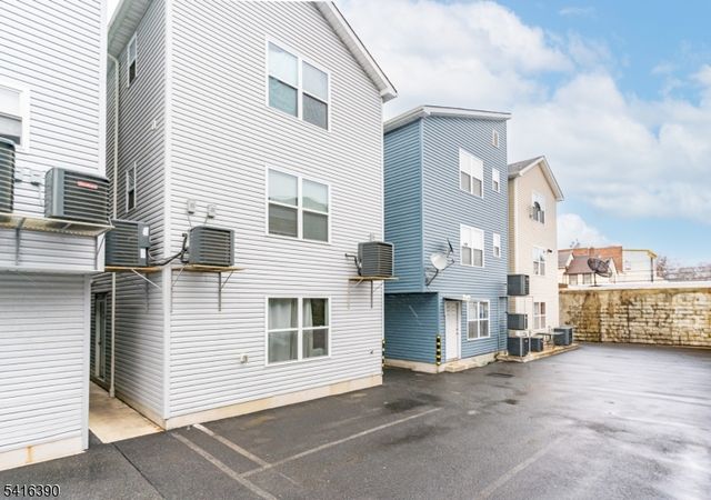 266 2Nd Ave, Newark City, NJ 07107