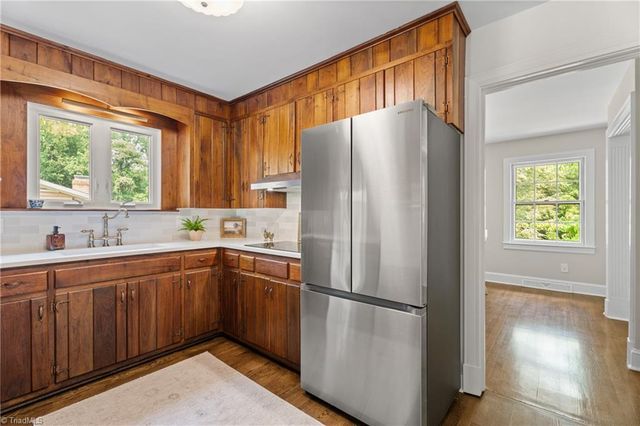 817 Clovelly Road, Winston-salem, NC 27106