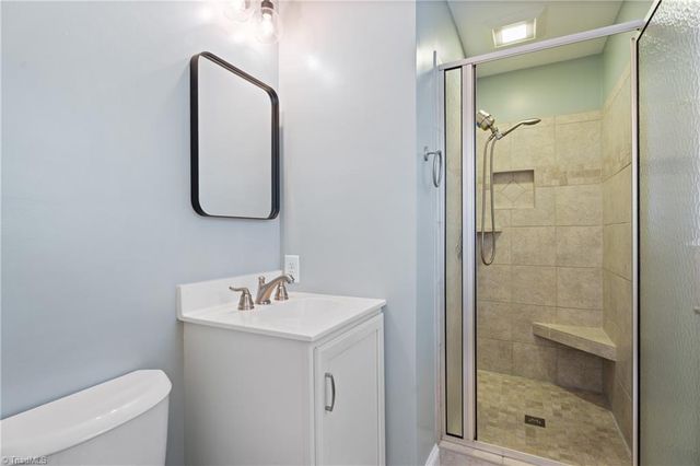 817 Clovelly Road, Winston-salem, NC 27106