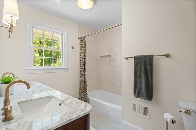 817 Clovelly Road, Winston-salem, NC 27106