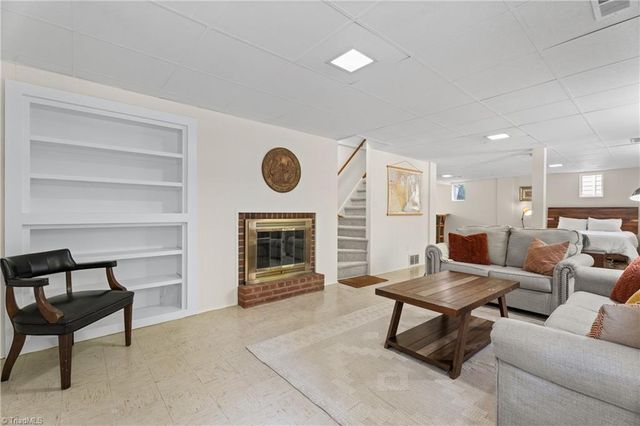 817 Clovelly Road, Winston-salem, NC 27106