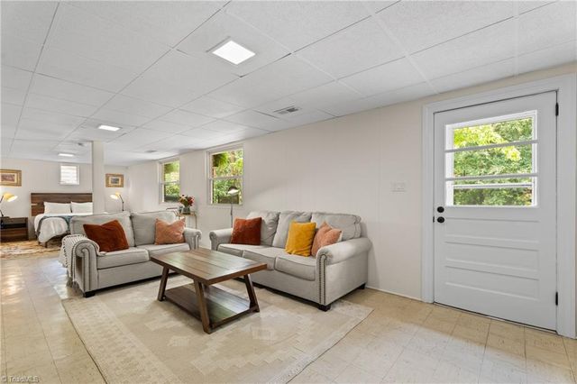 817 Clovelly Road, Winston-salem, NC 27106