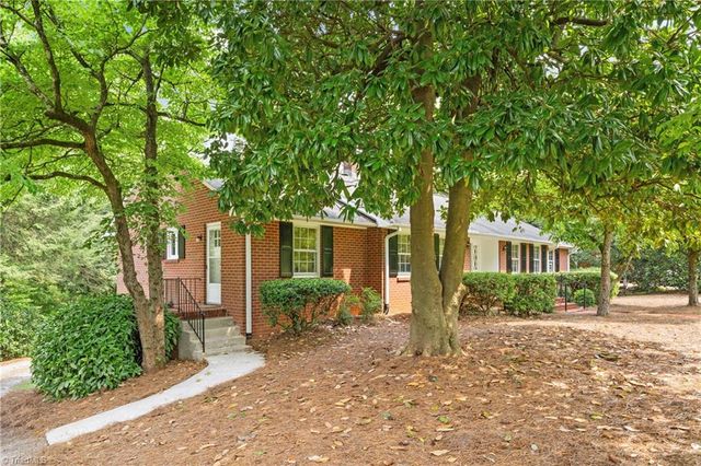 817 Clovelly Road, Winston-salem, NC 27106