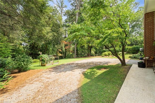 817 Clovelly Road, Winston-salem, NC 27106