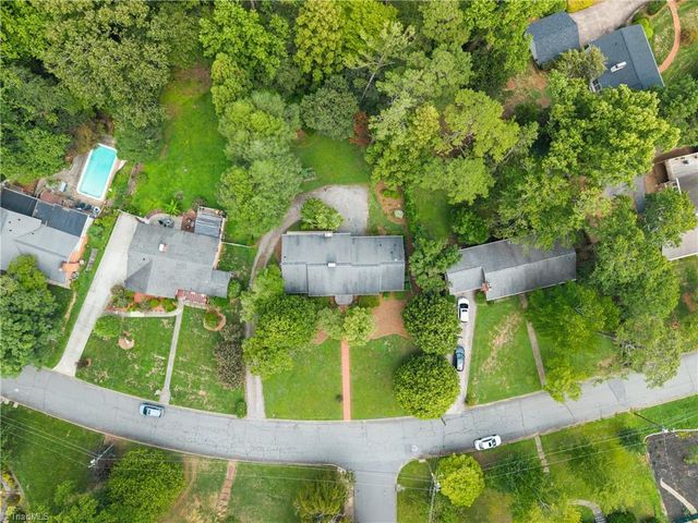 817 Clovelly Road, Winston-salem, NC 27106