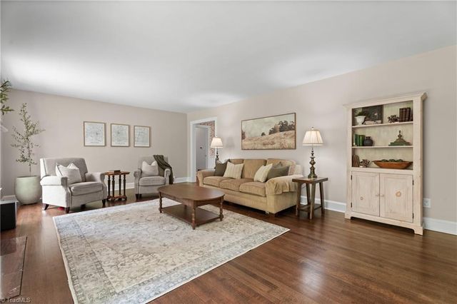 817 Clovelly Road, Winston-salem, NC 27106