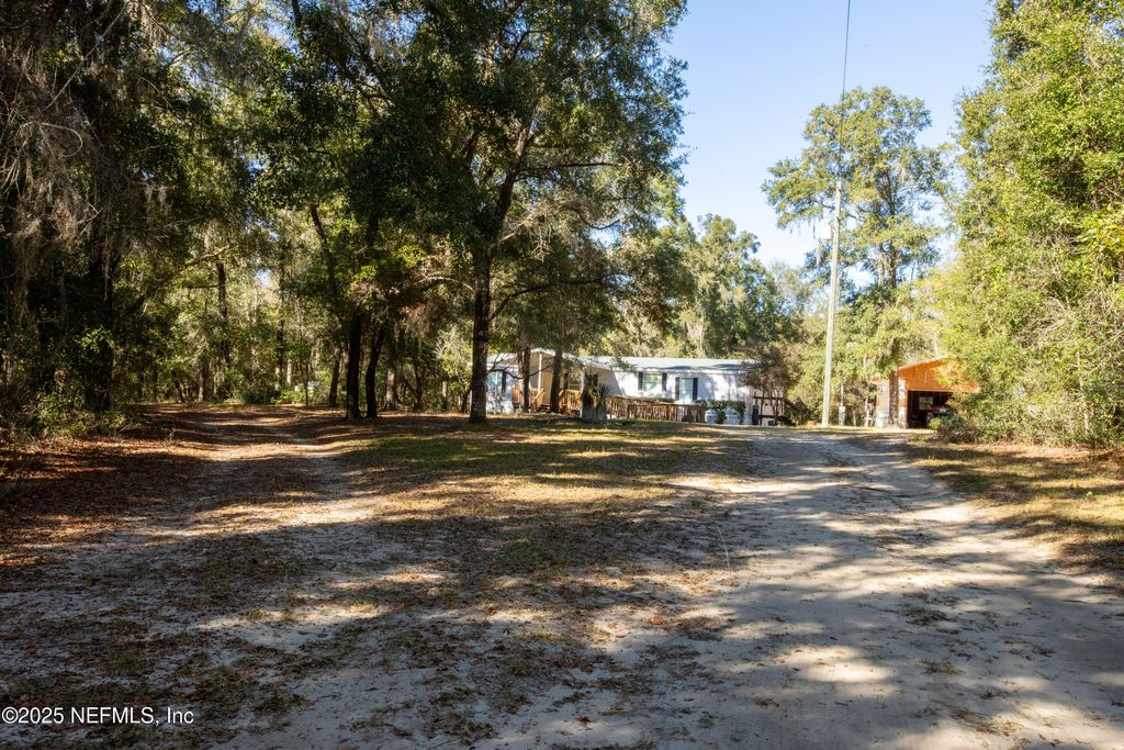 136 BOOTS Road, Melrose, FL 32666