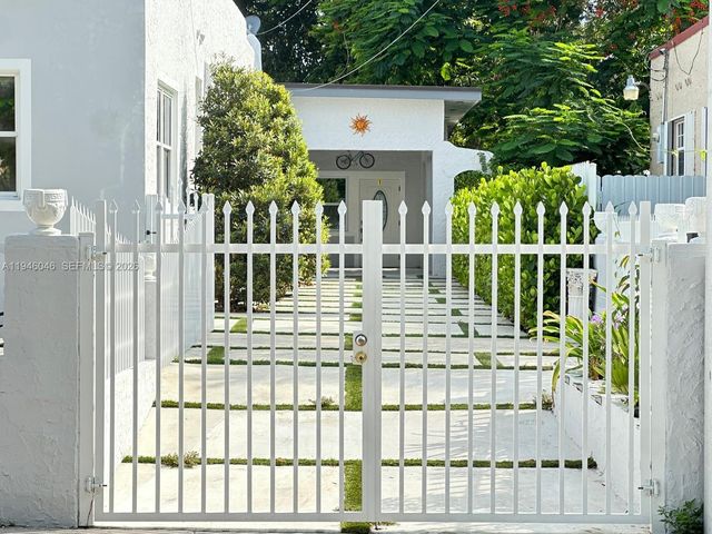 91 Glen Royal Pkwy, Miami, FL 33125