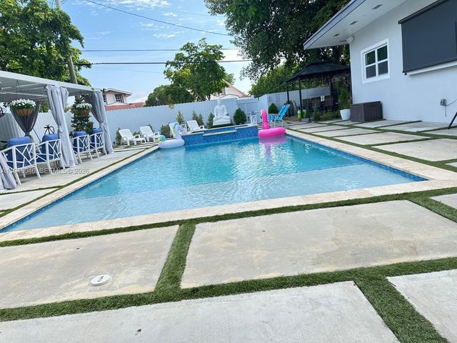 91 Glen Royal Pkwy, Miami, FL 33125