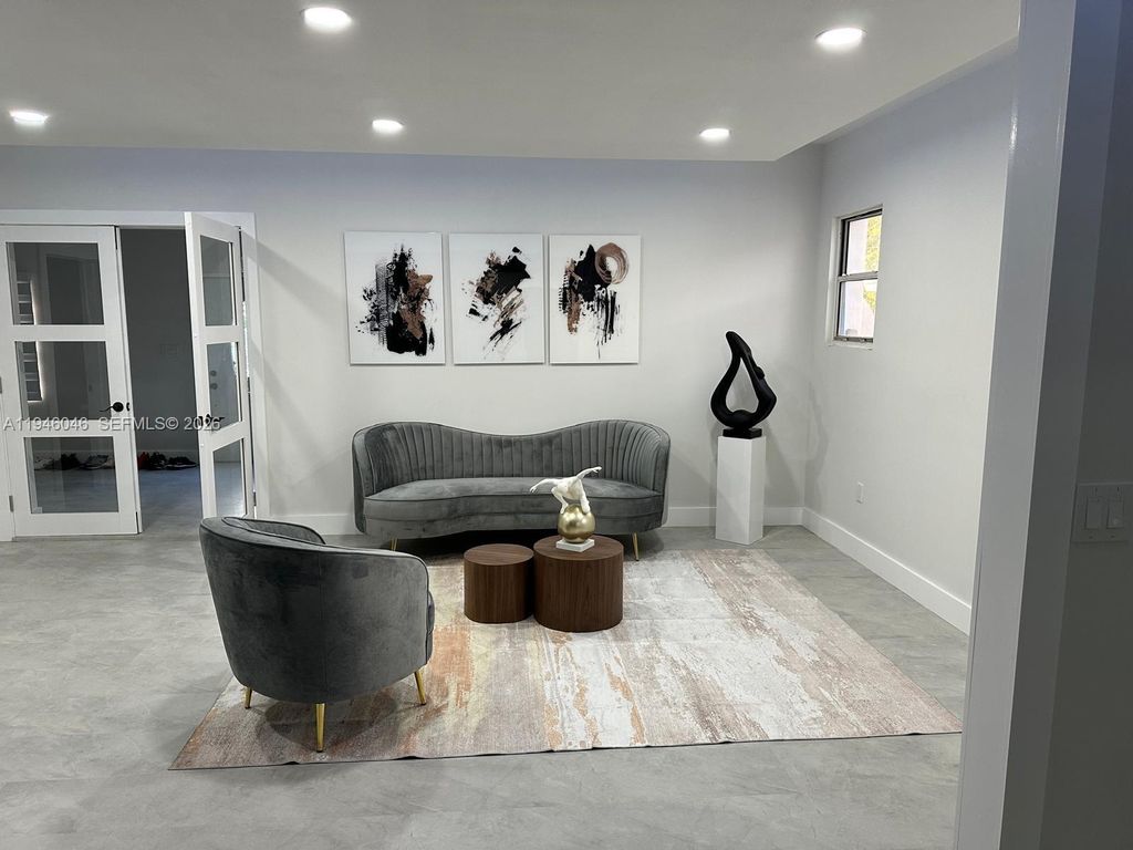 91 Glen Royal Pkwy, Miami, FL 33125