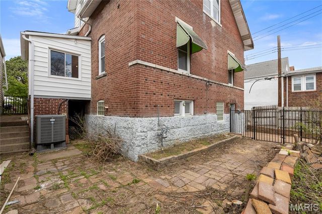 1719 Edwards Street, St Louis, MO 63110