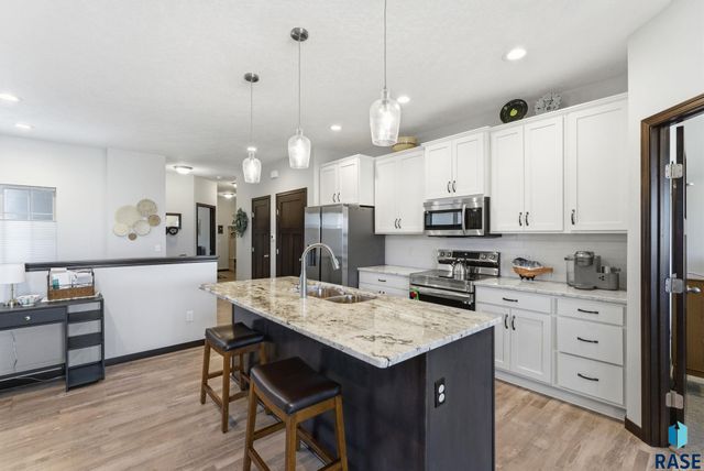 9700 W Broek Dr Drive, Sioux Falls, SD 57106