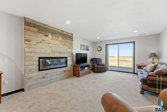 9700 W Broek Dr Drive, Sioux Falls, SD 57106