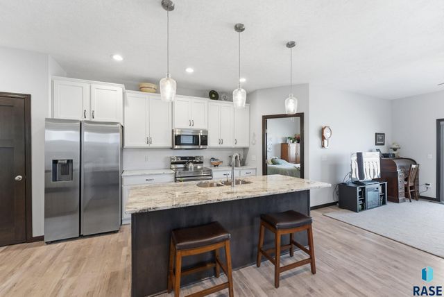 9700 W Broek Dr Drive, Sioux Falls, SD 57106