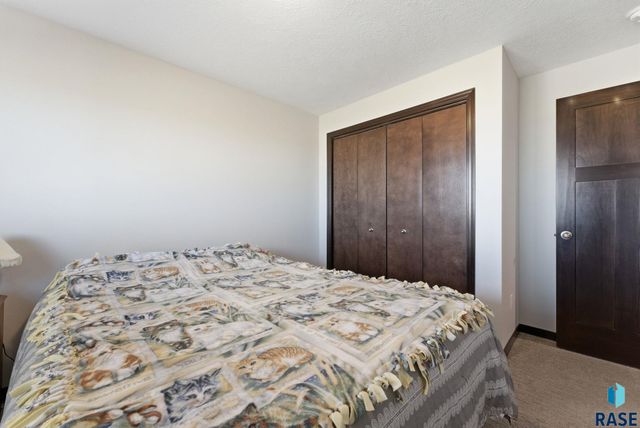 9700 W Broek Dr Drive, Sioux Falls, SD 57106