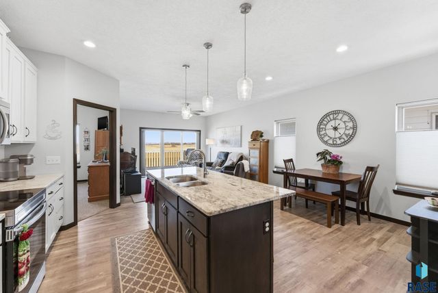 9700 W Broek Dr Drive, Sioux Falls, SD 57106