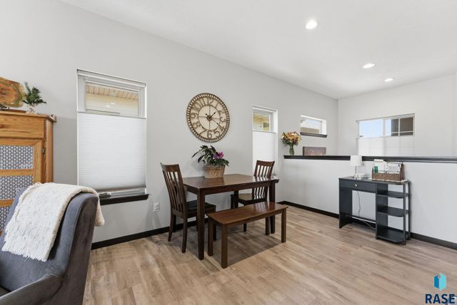 9700 W Broek Dr Drive, Sioux Falls, SD 57106