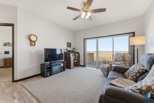 9700 W Broek Dr Drive, Sioux Falls, SD 57106