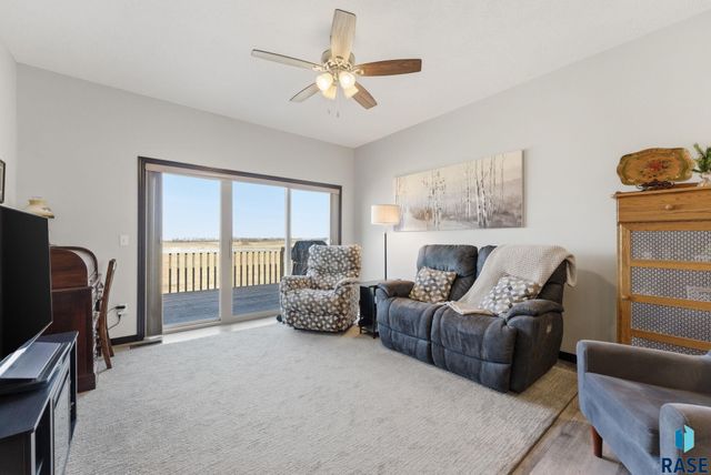 9700 W Broek Dr Drive, Sioux Falls, SD 57106