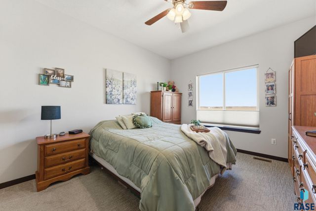 9700 W Broek Dr Drive, Sioux Falls, SD 57106