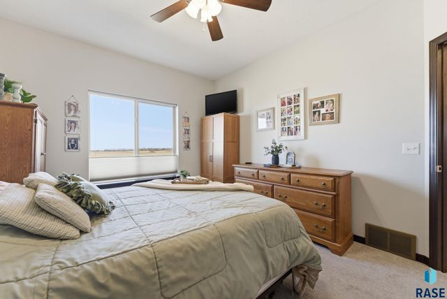 9700 W Broek Dr Drive, Sioux Falls, SD 57106