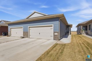 9700 W Broek Dr Drive, Sioux Falls, SD 57106