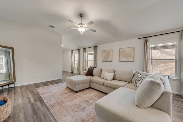124 Essex Drive, Mesquite, TX 75149