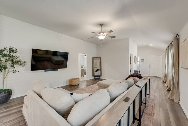124 Essex Drive, Mesquite, TX 75149