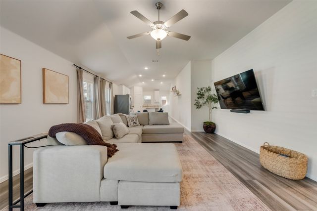 124 Essex Drive, Mesquite, TX 75149