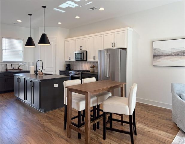 5736 Main Street, Flowery Branch, GA 30542