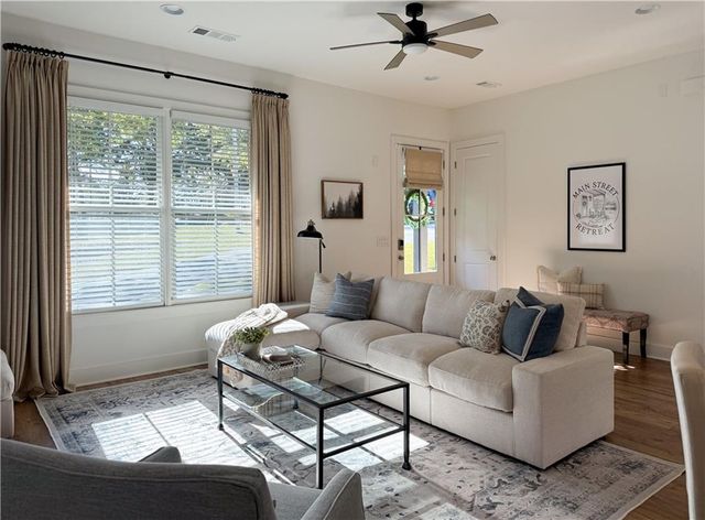 5736 Main Street, Flowery Branch, GA 30542