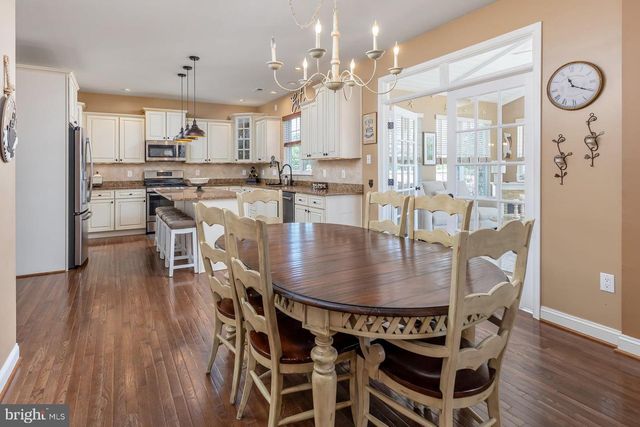 301 LONG MEADOW DR, Mullica Hill, NJ 08062