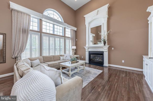 301 LONG MEADOW DR, Mullica Hill, NJ 08062