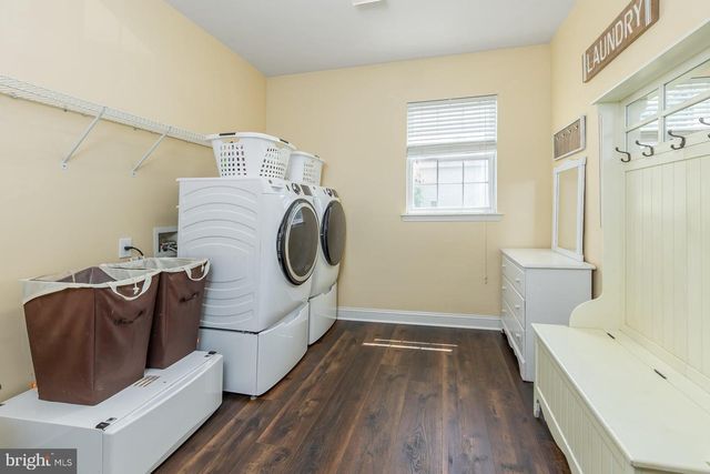 301 LONG MEADOW DR, Mullica Hill, NJ 08062