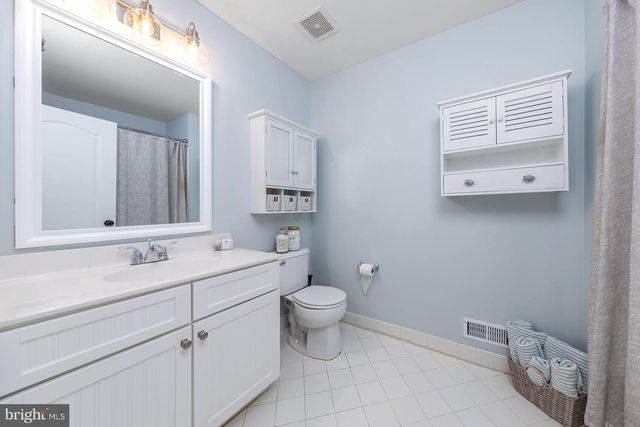 301 LONG MEADOW DR, Mullica Hill, NJ 08062