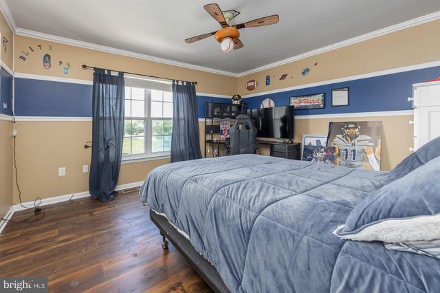 301 LONG MEADOW DR, Mullica Hill, NJ 08062
