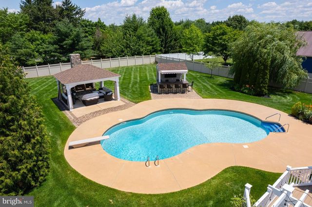301 LONG MEADOW DR, Mullica Hill, NJ 08062