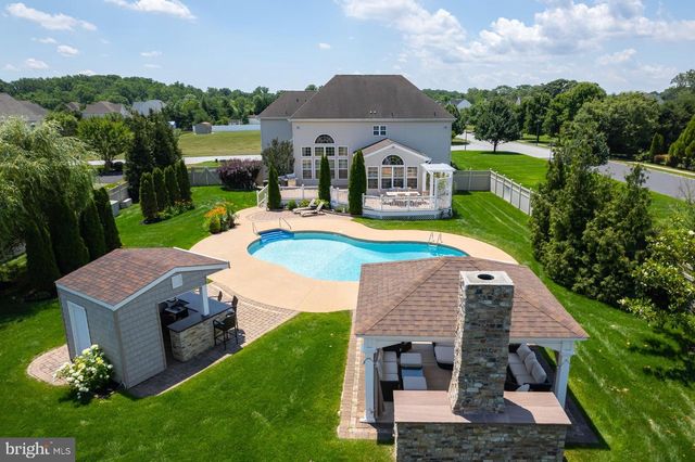 301 LONG MEADOW DR, Mullica Hill, NJ 08062