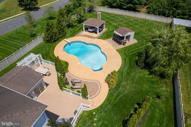 301 LONG MEADOW DR, Mullica Hill, NJ 08062