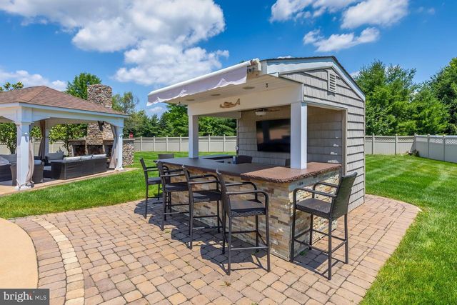 301 LONG MEADOW DR, Mullica Hill, NJ 08062